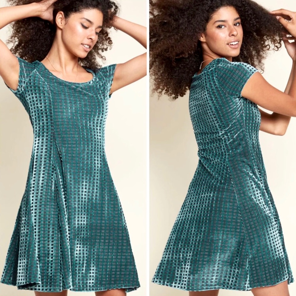 MODCLOTH Fervour Teal burnout velvet skater dress